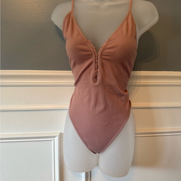 Pink Ribbed bodysuit - Picture 2 of 3